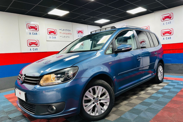 VOLKSWAGEN TOURAN
